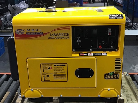 Хорошая цена. Yuchai 50Hz 60Hz 600KW 1080A Тихий дизельный генератор онлайн